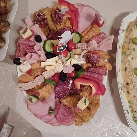 Pensiune Langa Manastirea Izbuc *