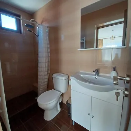 Guest house Langa Manastirea Izbuc