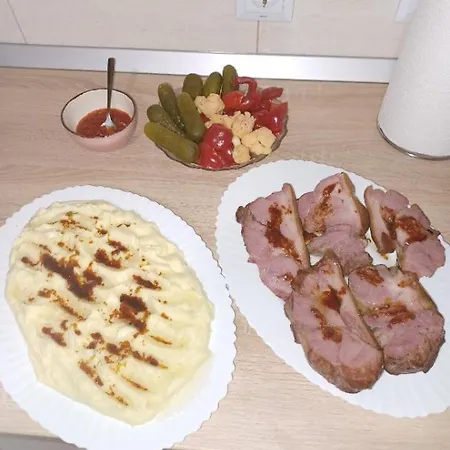 Guest house Langa Manastirea Izbuc *